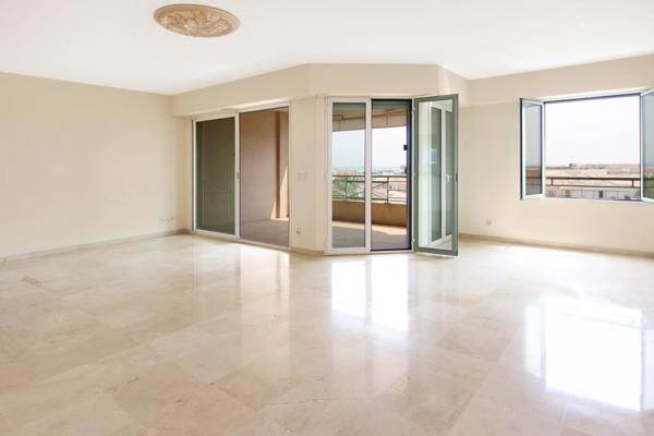 Exceptionnel au coeur d'Antibes 4 pièces avec vue mer