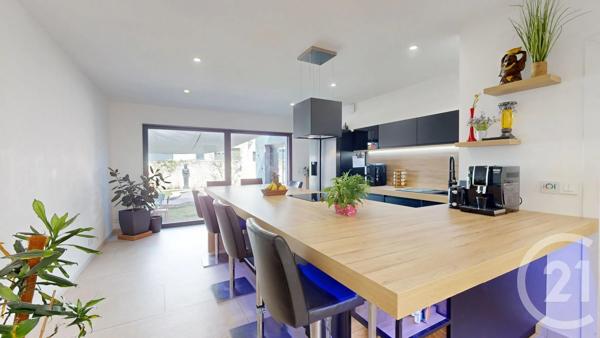 Maison à vendre  9 pièces - 340 m 2   GIGNAC  - 34