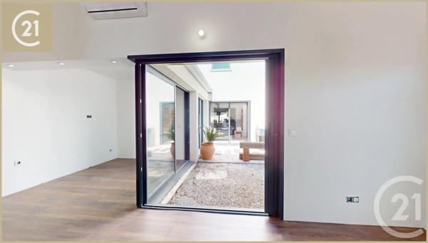Maison à vendre  9 pièces - 340 m 2   GIGNAC  - 34