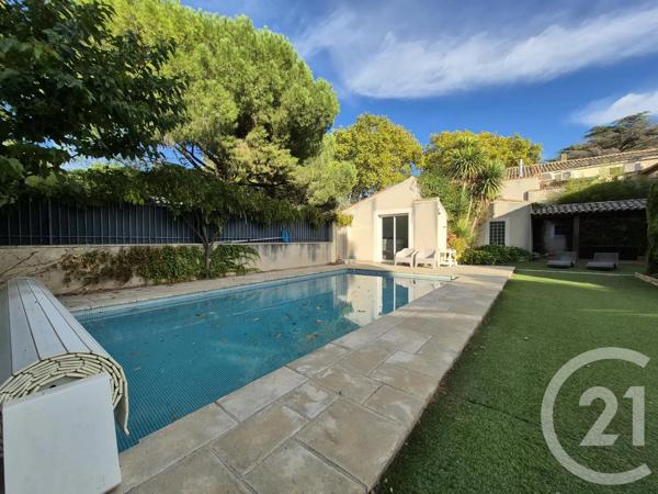 Maison à vendre  9 pièces - 340 m 2   GIGNAC  - 34