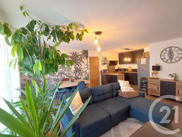 Appartement T3 à vendre  3 pièces - 66,56 m 2   LUC LA PRIMAUBE  - 12