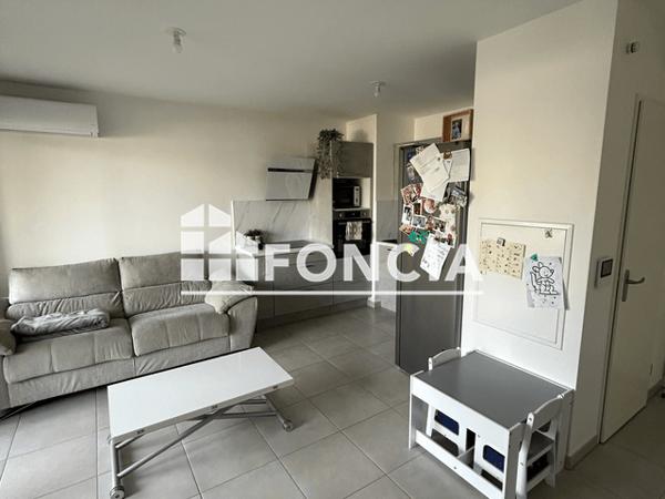 Location Appartement 2 pièces 39.5 m² - 12 AVENUE MERLEAU PONTY Marseille 13013