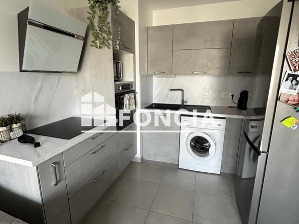 Location Appartement 2 pièces 39.5 m² - 12 AVENUE MERLEAU PONTY Marseille 13013