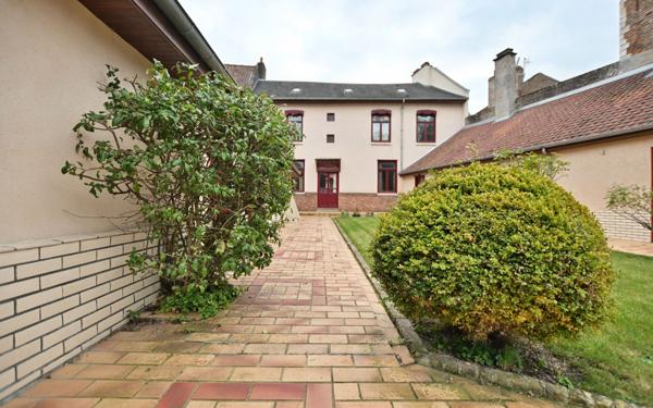 Maison à vendre    6 pièces • 184,86 m2 Auxi-le-Château