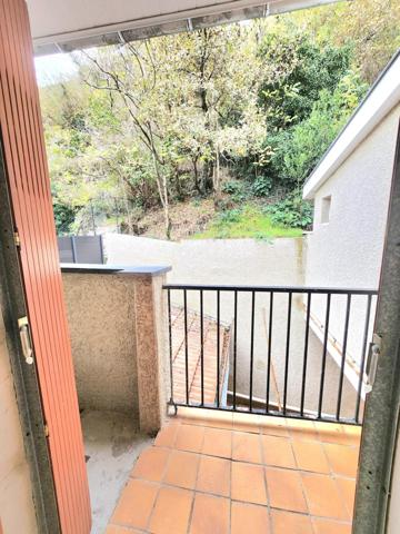 GRANDE MAISON DE VILLE AVEC TERRAIN