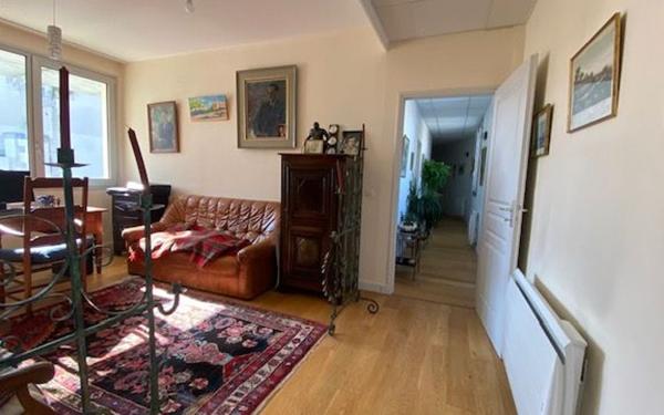 Appartement à vendre    7 pièces • 259,66 m2 Rochefort