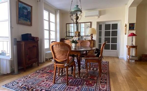 Appartement à vendre    7 pièces • 259,66 m2 Rochefort