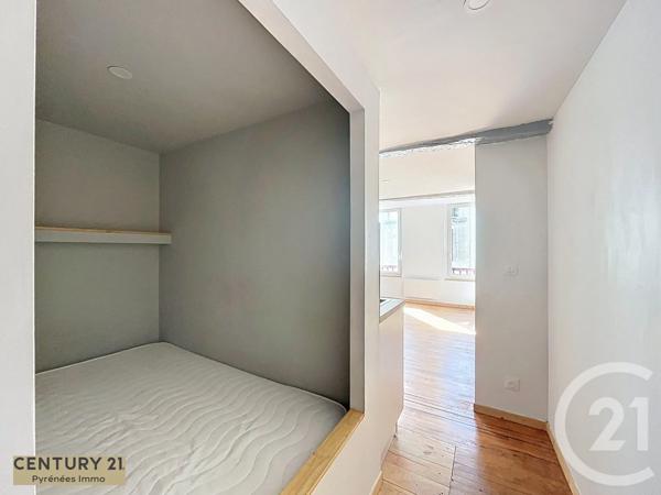 Immeuble à vendre  131 m 2   ST GAUDENS  - 31