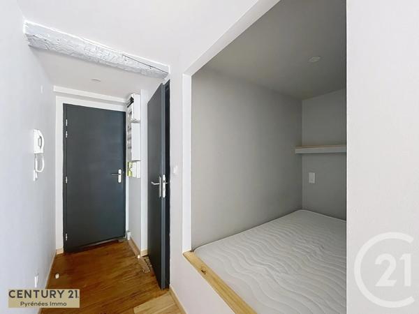 Immeuble à vendre  131 m 2   ST GAUDENS  - 31