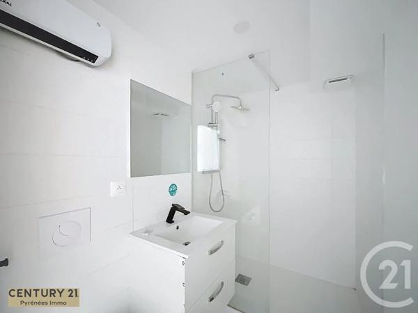 Immeuble à vendre  131 m 2   ST GAUDENS  - 31