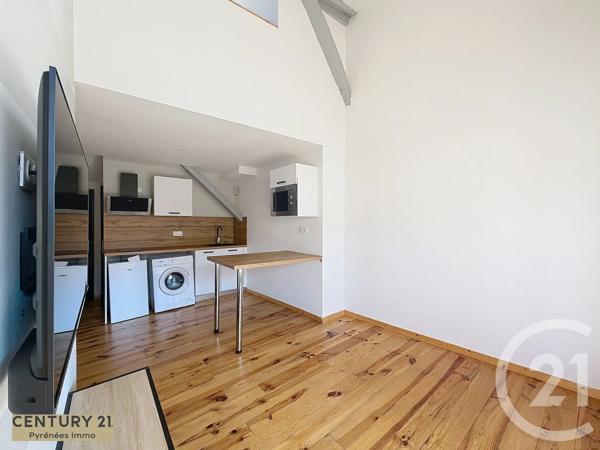 Immeuble à vendre  131 m 2   ST GAUDENS  - 31