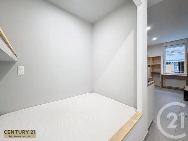 Immeuble à vendre  131 m 2   ST GAUDENS  - 31