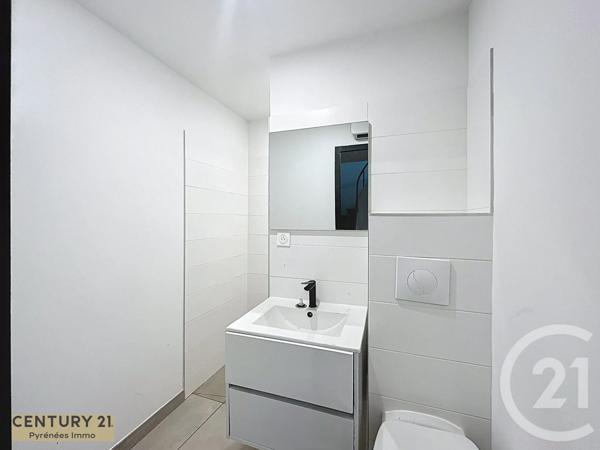 Immeuble à vendre  131 m 2   ST GAUDENS  - 31