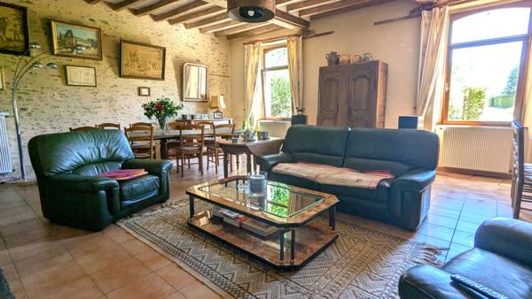 ACHAT/VENTE COSSE LE VIVIEN Longère rénovée 185 m2