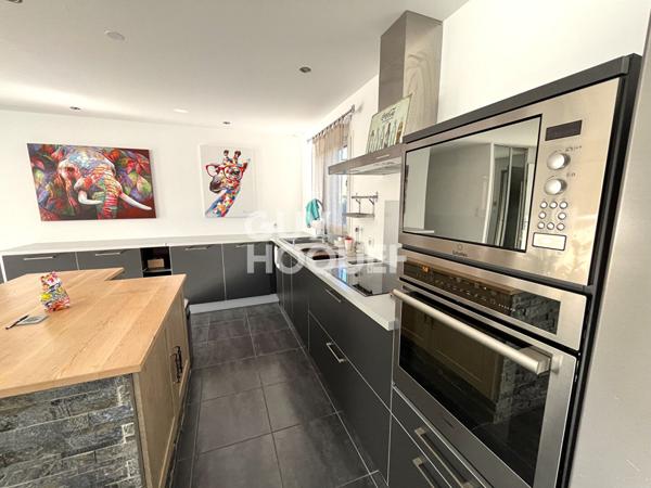 MAISON PLAIN PIED JARDIN PISCINE