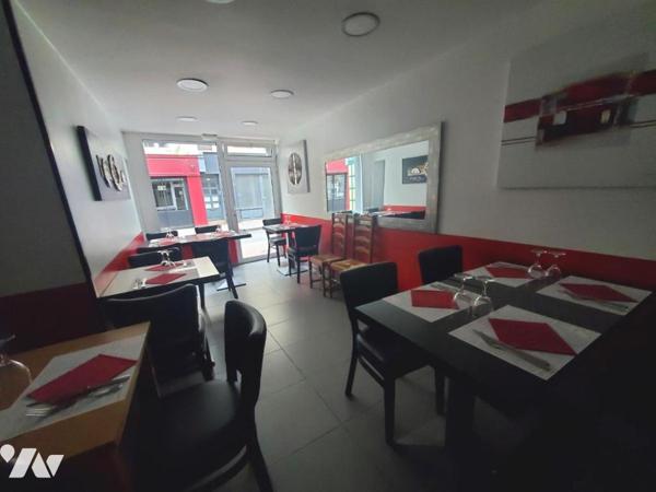 1292N- CHERBOURG centre, immeuble mixte à usage de restaurant et appartement au-dessus