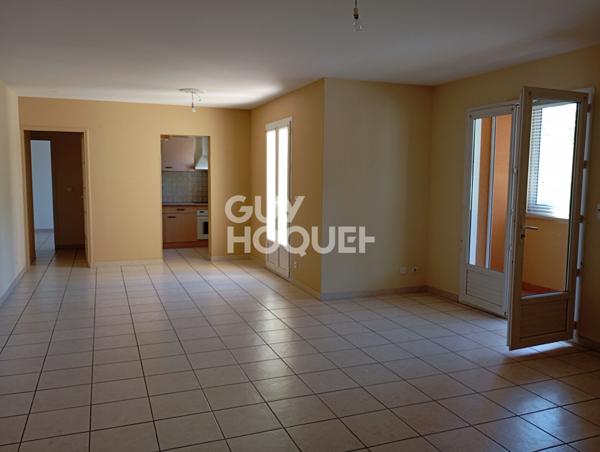 LOCATION : appartement T3 (80 m²) à CARPENTRAS