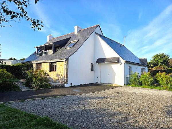 Maison familiale rénovée, piscine et vue sur la riviere