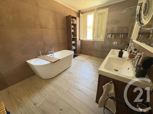 Maison à vendre  6 pièces - 162 m 2   PEZENAS  - 34