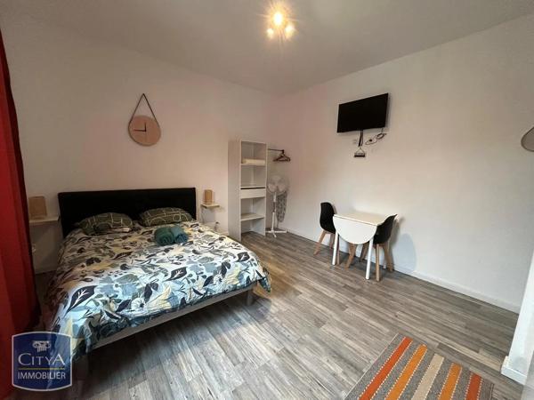Appartement à louer 1 pièce 17m² Saint-Quentin (02100)