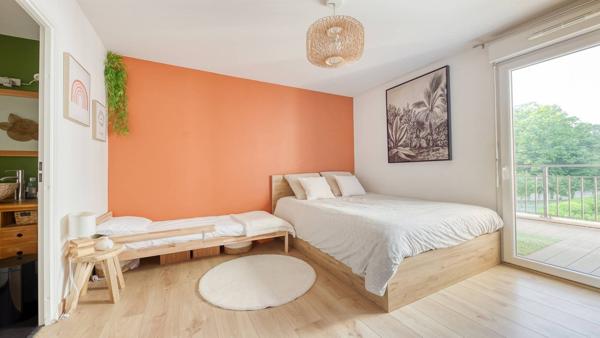 A vendre château de Malnoue, très beau 2 pièces avec terrasse, cave et parking !