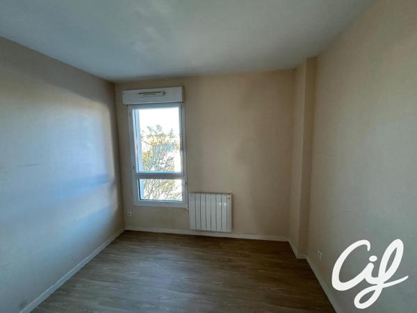 Appartement T3 La Vergne - 68.39 m2  150 000 Euros