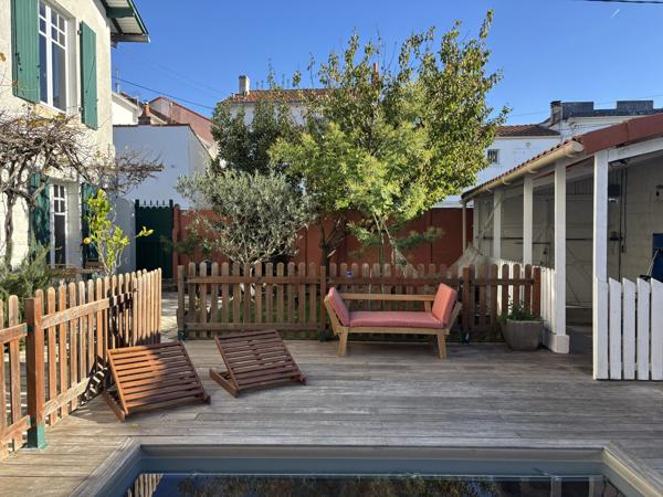 Maison basque de 1940 - La Genette - jardin préau et piscine