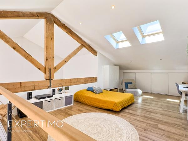 Lauris (84360) Loft rare avec extérieur SOUS COMPROMIS