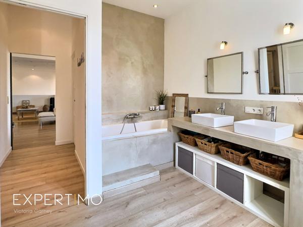 Lauris (84360) Loft rare avec extérieur SOUS COMPROMIS