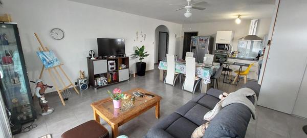 Pavillon familial, 4 chambres, piscine, véranda.