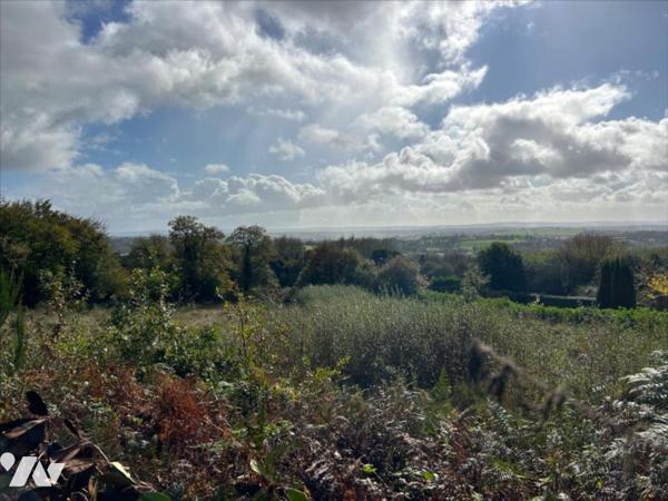 A VENDRE  LOQUEFFRET