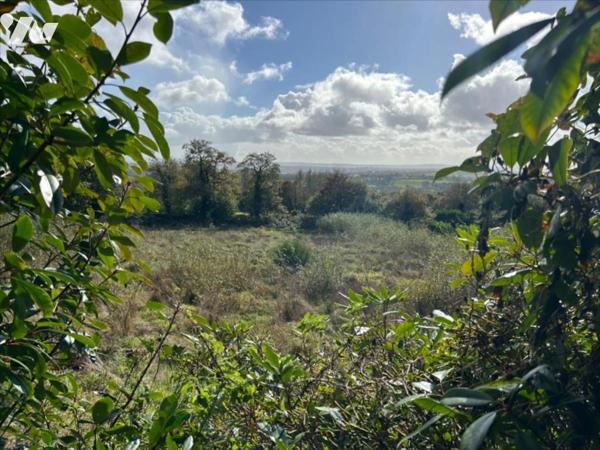 A VENDRE  LOQUEFFRET