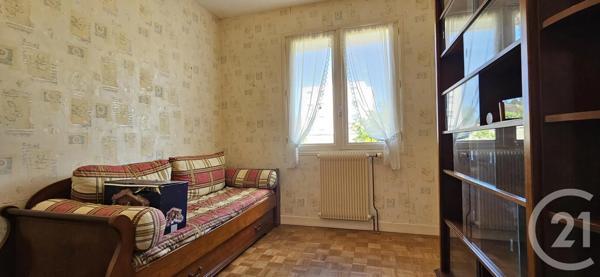 Maison à vendre  8 pièces - 131 m 2   MONTLUCON  - 03