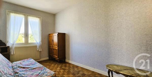 Maison à vendre  8 pièces - 131 m 2   MONTLUCON  - 03