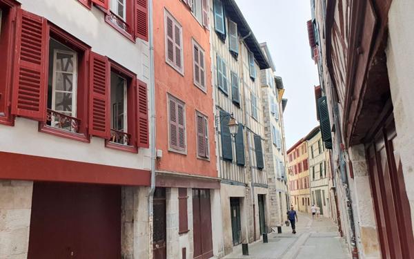 Appartement à louer    2 pièces •  Bayonne