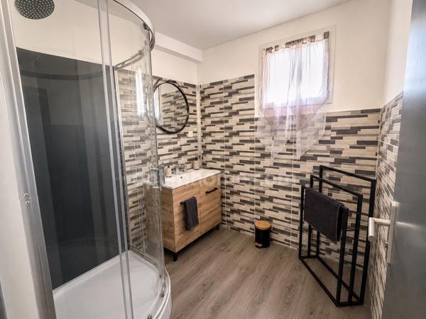 Appartement T3 55m2 rénové avec balcon – Proche port et commerces