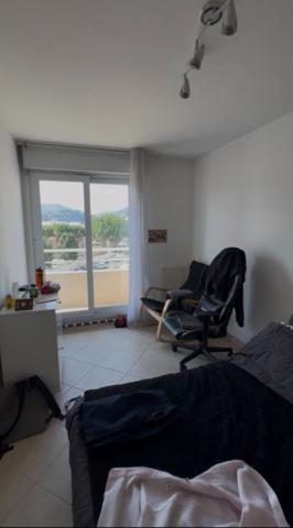 APPARTEMENT 3 PIECES MEUBLE A LOUER - NICE VAUBAN - CAVE - IDEAL COLOCATION