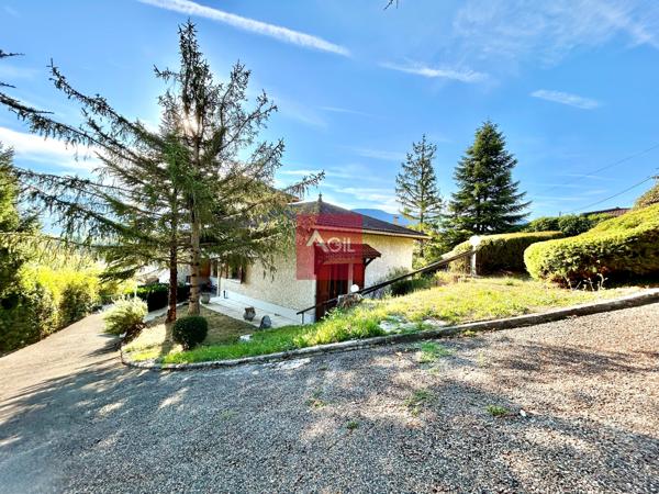 Varces : Le Martinais : Villa d'environ 140m² sur un terrain de 2922m² avec piscine