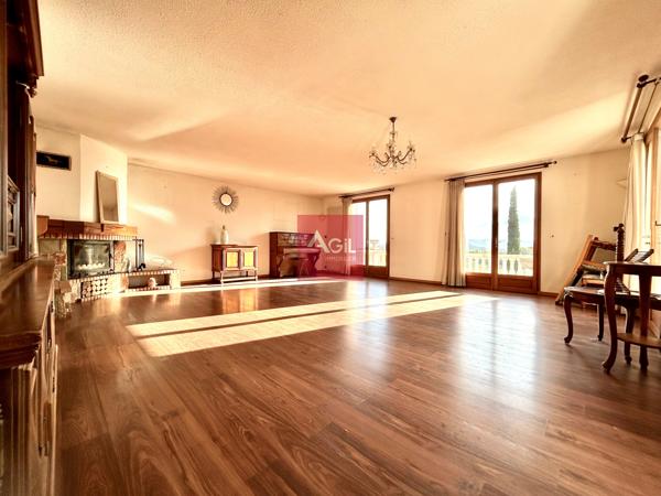 Varces : Le Martinais : Villa d'environ 140m² sur un terrain de 2922m² avec piscine