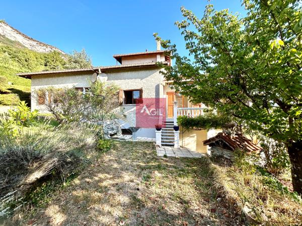 Varces : Le Martinais : Villa d'environ 140m² sur un terrain de 2922m² avec piscine