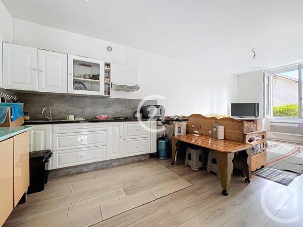 Immeuble à vendre  322,34 m2 MONTREUIL - 93
