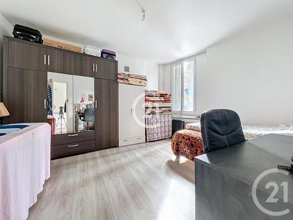 Immeuble à vendre  322,34 m2 MONTREUIL - 93