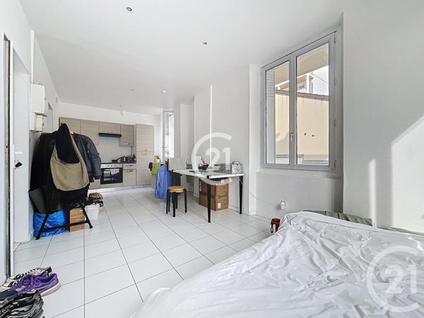 Immeuble à vendre  322,34 m2 MONTREUIL - 93