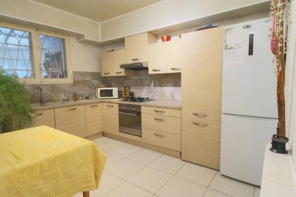 Maison 7p, 142m2, terrasse 35m2, piscine, terrain 740m2, garage, cave