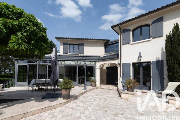 Maison à vendre 8 pièces 350 m² La Tour-de-Salvagny
