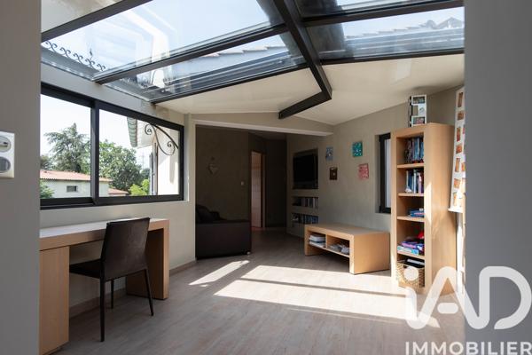 Maison à vendre 8 pièces 350 m² La Tour-de-Salvagny
