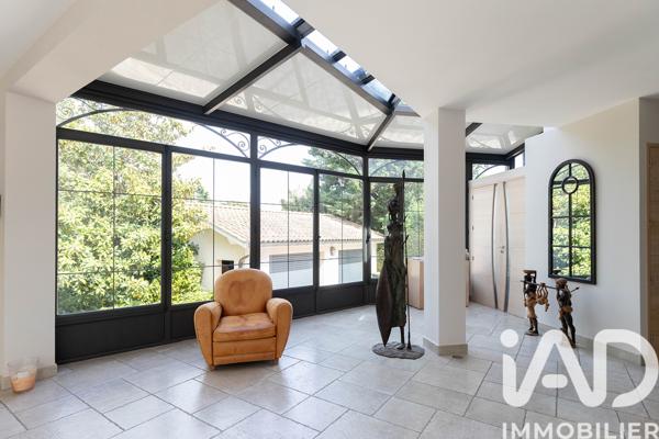 Maison à vendre 8 pièces 350 m² La Tour-de-Salvagny