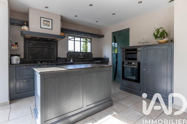 Maison à vendre 8 pièces 350 m² La Tour-de-Salvagny