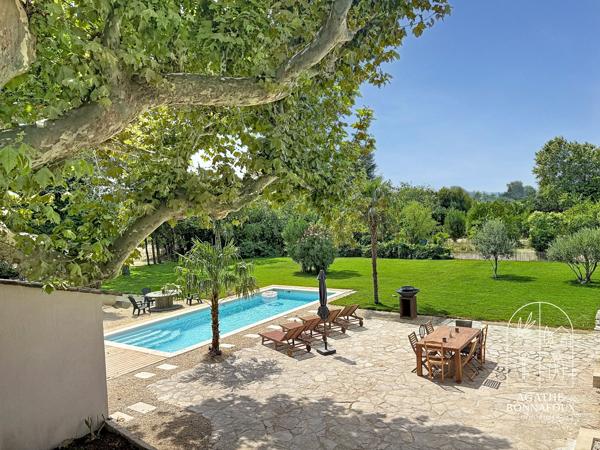 Mas Provençal d’Exception Entièrement Rénové – 1 Ha de Terrain, Piscine & Dépendance