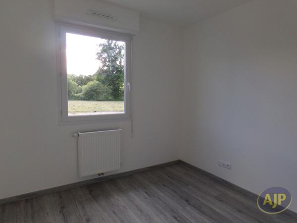 Maison à louer Plesse : 4 pièces, 74m² avec 3 chambre(s) à 837€ - AJP Immobilier Blain